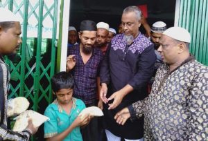 বাসমালিক সমিতি ও শ্রমিক ইউনিয়নের পক্ষ থেকে মিলাদ ও দোয়া 