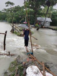 বাগেরহাটে জোয়ার ও বৃষ্টির পানিতে ৮ হাজার মৎস্য ঘের ক্ষতিগ্রস্থ