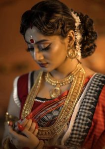 ঢাকা টু মুম্বাই ভায়া কলকাতা: নায়িকাদের পুজো উৎসব