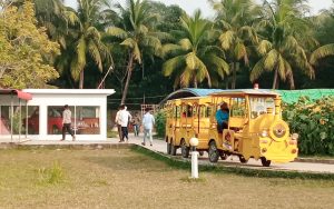 বাগেরহাটের চন্দ্রমহল ইকোপার্কে বাড়ছে দর্শনার্থীর ভিড়
