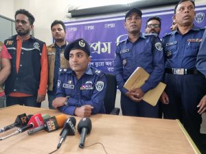বাগেরহাটে র‌্যাব পরিচয়ে ইজিবাইক ছিনতাইকারী চক্রের ৯ সদস্য আটক