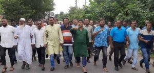 বাগেরহাটে দ্বিতীয় দিনের মত নির্বাচন অফিস ঘেরাও করে অবস্থান র্কমসূচি পালন